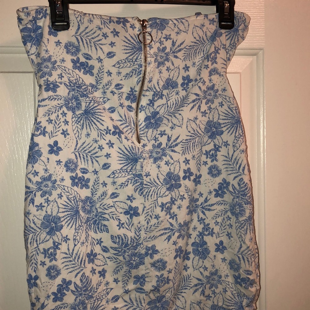 Dress - Picture 3 of 5